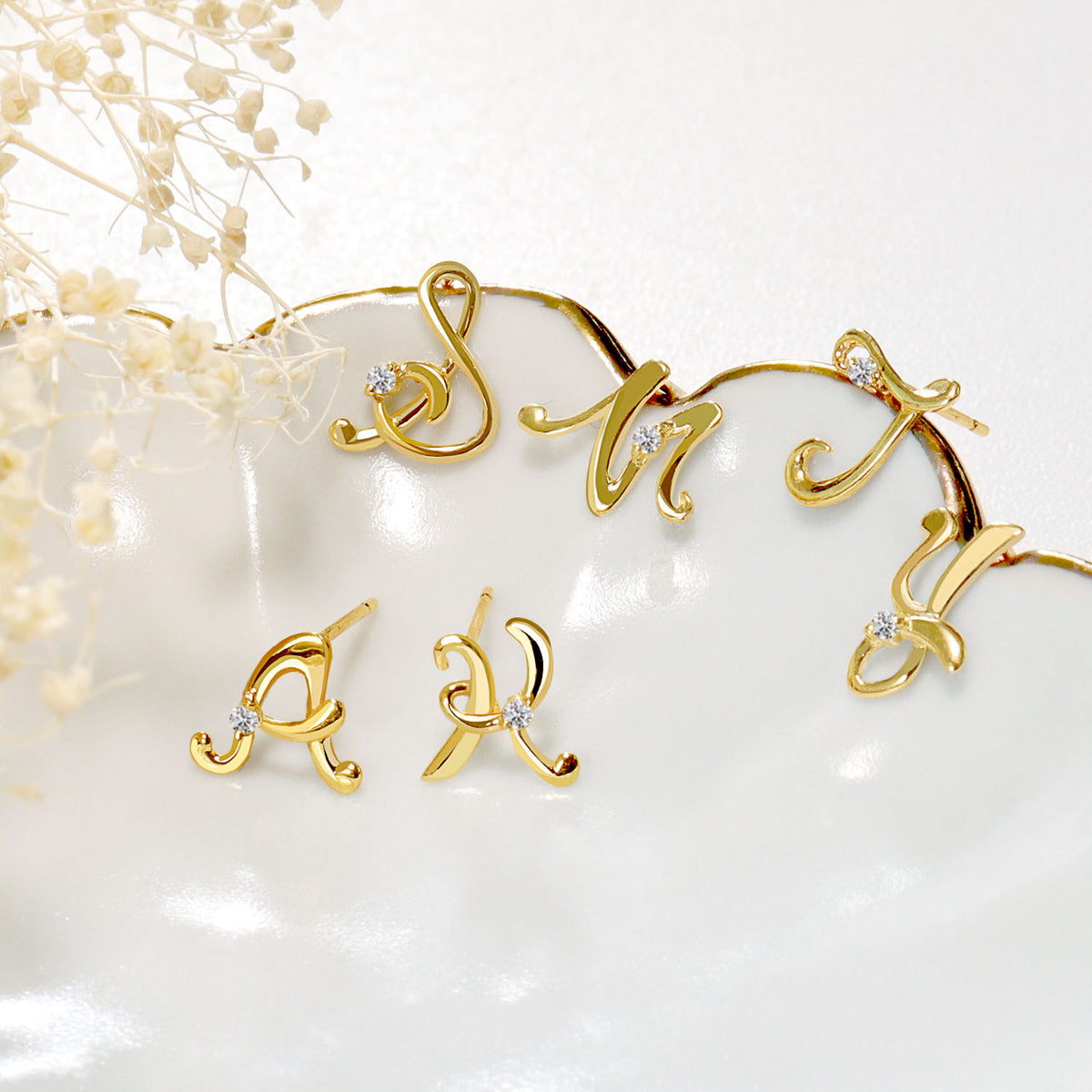 ピアス イニシャル ダイヤモンド K18 ゴールド A K M S T Y